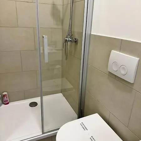 Privatzimmer Mit Bad Im Herzen Von Apartment *